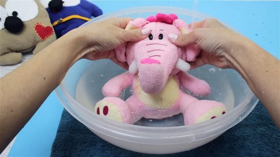 how-to-clean-weighted-stuffed-animals