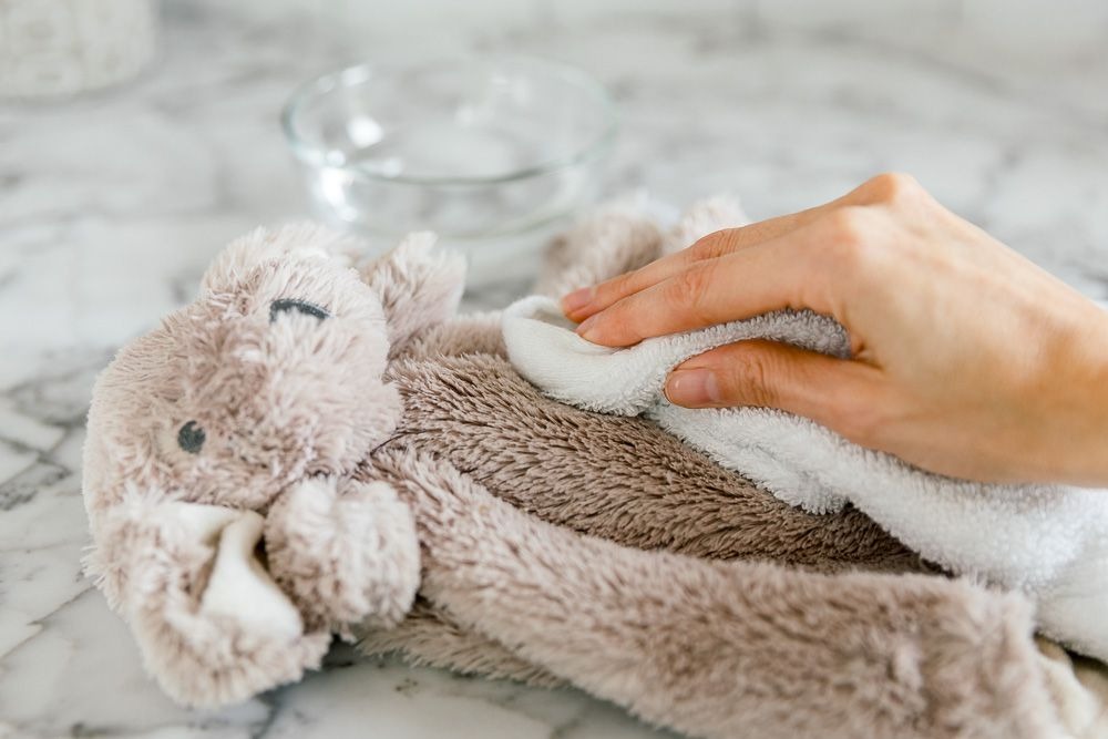 how-to-clean-weighted-stuffed-animals